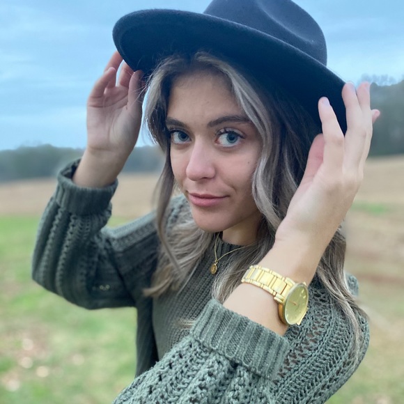 Meet your Posher, Savannah - Picture 1 of 1